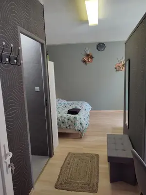 Télévision ou salle de divertissement dans l'établissement Studio indépendant accès direct autonome.