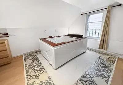 Plan de l'établissement Évasion détente avec Jacuzzi Sauna & Billard
