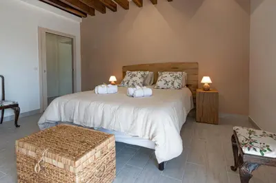 Un ou plusieurs lits dans un hébergement de l'établissement GITE ENTRE TERRES ET VIGNES à la ferme avec SPA privatif en CHAMPAGNE à une heure de Paris