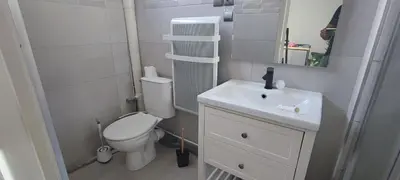 Salle de bains dans l'établissement **Studio Holidays** Centre ville 20 m2