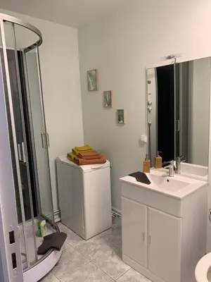 Salle de bains dans l'établissement Le Bailleux