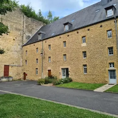 Aux remparts du château