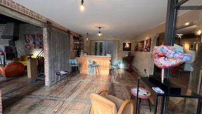 Coin salon dans l'établissement L’Artelier dans ma cour