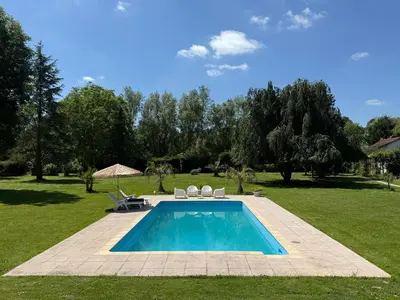 Piscine de l'établissement Île aux Palmiers Appartement familial proche Disneyland ou située à proximité