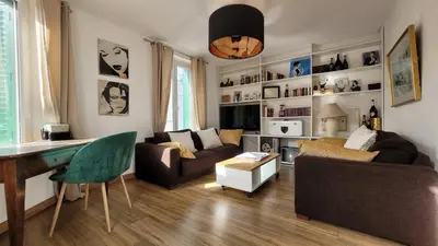 Coin salon dans l'établissement Gite Urbain - Bubble