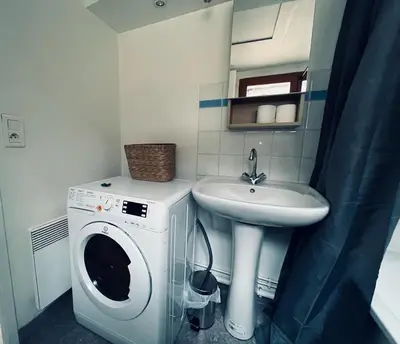 Salle de bains dans l'établissement Le Sacré, Au pied de la cathédrale