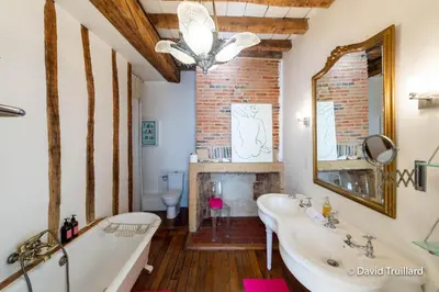 Salle de bains dans l'établissement Suite Mana OHANA - Luxe et Authenticité à 2 pas de la Place Ducale avec Parking privé