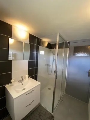 Salle de bains dans l'établissement La ferme Sainte-Damaris de la Maurienne