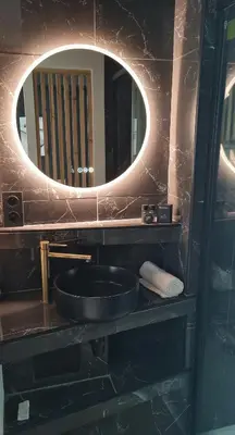 Salle de bains dans l'établissement CK Suite & Spa - Jacuzzi Privatif - Reims