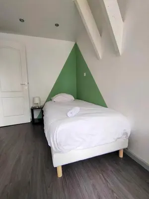 Un ou plusieurs lits dans un hébergement de l'établissement Maison 3 étoiles Mouzon Centre Voie Verte 50m Parking 2 Salles Bain