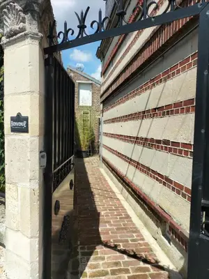 Plan de l'établissement Studio - Au fond de la cour