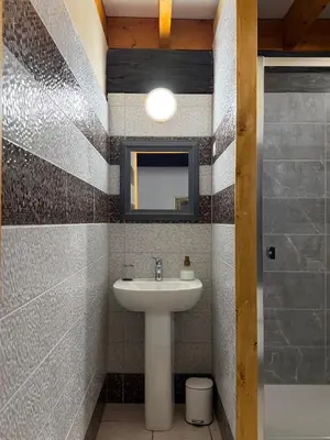 Salle de bains dans l'établissement Domaine du Cellier de la Couronne