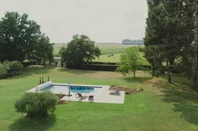 Piscine de l'établissement Domaine de Jouarre ou située à proximité