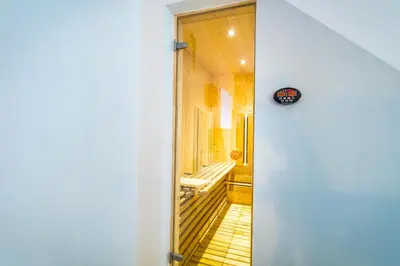 Salle de bains dans l'établissement Sauna - Le loft des remparts - FloBNB