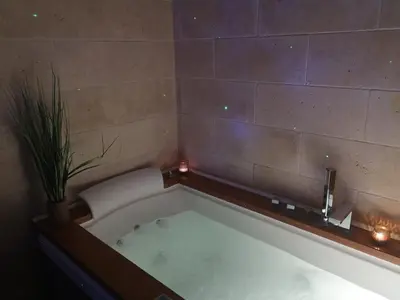 Plan de l'établissement Jacuzzi® - La petite Romantique - FloBNB