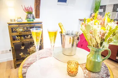 Boissons dans l'établissement Jacuzzi® - La petite Romantique - FloBNB