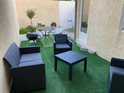 Coin salon dans l'établissement Superbe F2 proche centre ville