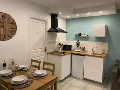 Cuisine ou kitchenette dans l'établissement Logement entier proche centre ville