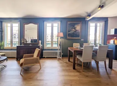 Coin salon dans l'établissement Appartement L'idéal hyper centre-ville