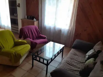 Coin salon dans l'établissement Gîte de la traverse, 2 à 6 personnes