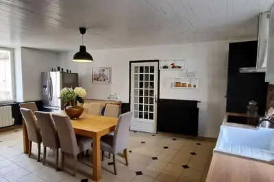 Cuisine ou kitchenette dans l'établissement La Cousinade