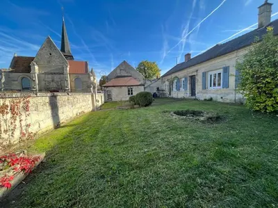 Jardin de l'établissement Gîte le Presbytère de Blérancourt