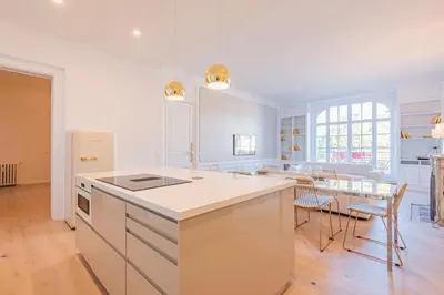 Cuisine ou kitchenette dans l'établissement PRESTIGE Heart of Reims
