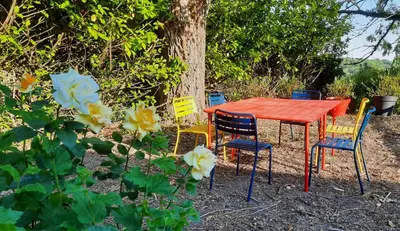 Jardin de l'établissement La Muchette, maison au calme 3 chambres 2 salles d'eau