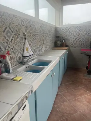 Cuisine ou kitchenette dans l'établissement Anita