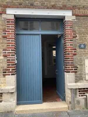 Façade ou entrée de l'établissement Studio au pays du Champagne