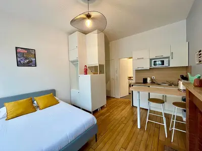 Cuisine ou kitchenette dans l'établissement Suite Clovis - 1