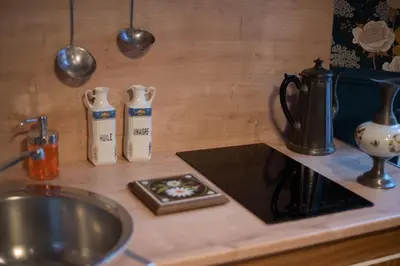 Cuisine ou kitchenette dans l'établissement Au Gentleman Cambrioleur
