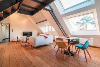 Télévision ou salle de divertissement dans l'établissement Loft les deux cèdres avec vue panoramique