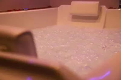 Plan de l'établissement Love room Unique - Sauna / Jacuzzi