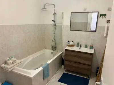 Salle de bains dans l'établissement Appartement au calme - Proche centre ville