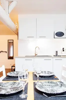 Cuisine ou kitchenette dans l'établissement La Sweet House Dorée Centre Ville Wifi Tout confort