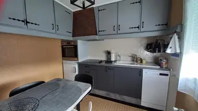 Cuisine ou kitchenette dans l'établissement Gîte Bernard