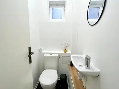 Salle de bains dans l'établissement Arthys - Un extérieur au centre-ville