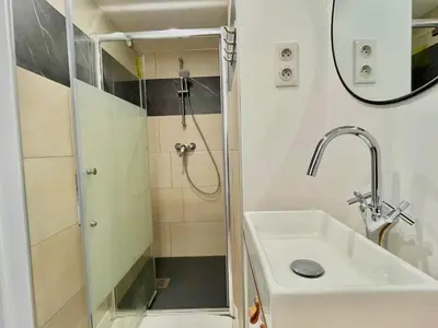 Salle de bains dans l'établissement Le Jardin Des Sacres - HyperCentre Cathédrale