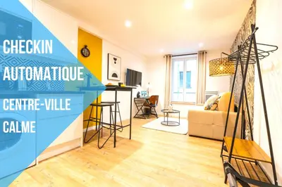Télévision ou salle de divertissement dans l'établissement Studio - Self Checkin Automatique - Centre-ville - AFRIQUE