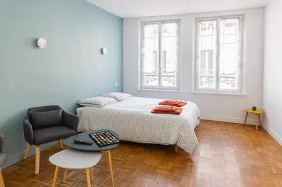 Un ou plusieurs lits dans un hébergement de l'établissement Joli T2 rénové 'Pinot Noir' plein centre village