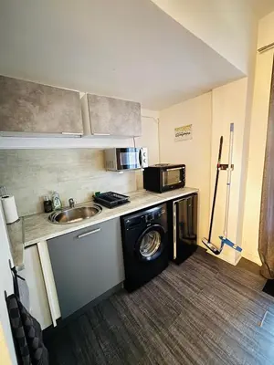 Cuisine ou kitchenette dans l'établissement Pétille en champagne - 1 chambre - Terrasse