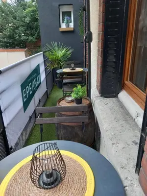 Plan de l'établissement LES LOGES DU THEATRE Emplacement EXCEPTIONNEL et CHIC 160m2 MAISON PRIVÉ 14 personnes MAX tout équipé a 200m de l'AVENUE DE CHAMPAGNE et toutes commodités DEGUSTATION CHAMPAGNE OFFERTE jacuzzi sauna jeux velos