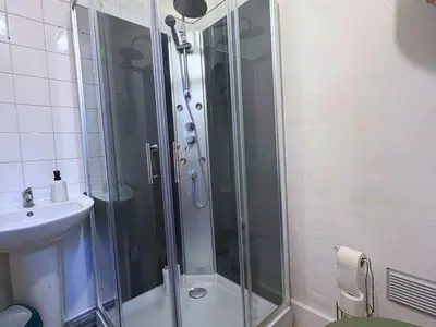 Salle de bains dans l'établissement L'échappée belle pour 5