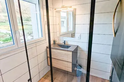 Salle de bains dans l'établissement Maison Lombardi - Gite 6 Personnes 4 étoiles