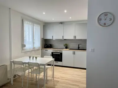 Cuisine ou kitchenette dans l'établissement L’esplanade - Super 3 pièces refait à neuf - Reims