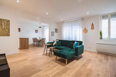 Coin salon dans l'établissement IKIZEN - Royal Confort - Cathédrale - Hypercentre - Parking