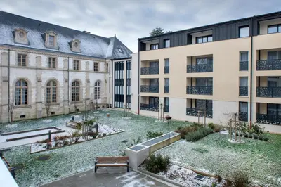 L'établissement Domitys La Clef des Arts en hiver