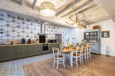 Cuisine ou kitchenette dans l'établissement Gîte La Petite Ferme