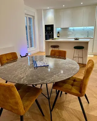 Cuisine ou kitchenette dans l'établissement Bel Appartement avec parking au coeur de Reims